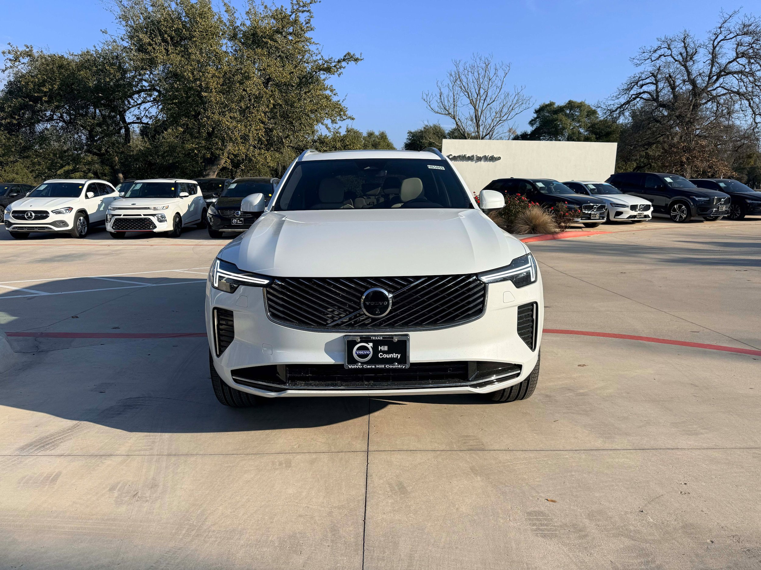 New 2026 Volvo XC90 B6 Plus w/ Protection Package Premier AWD/4WD image 7