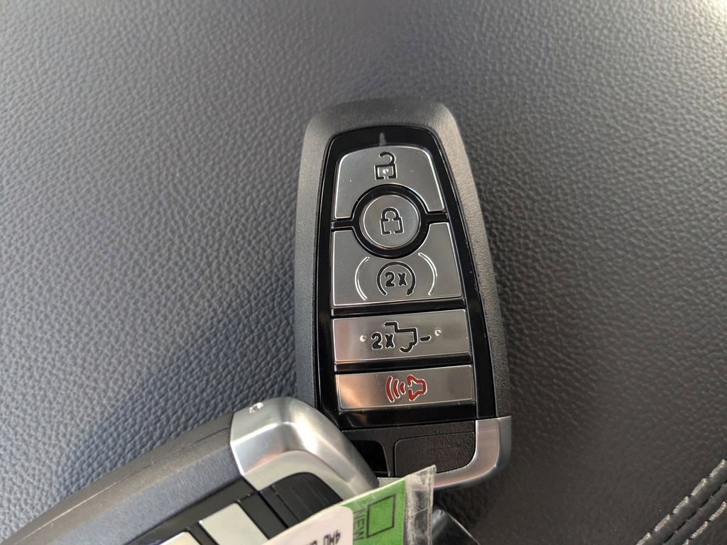 New 2026 Ford F250 Lariat w/ Black Appearance Package image 35