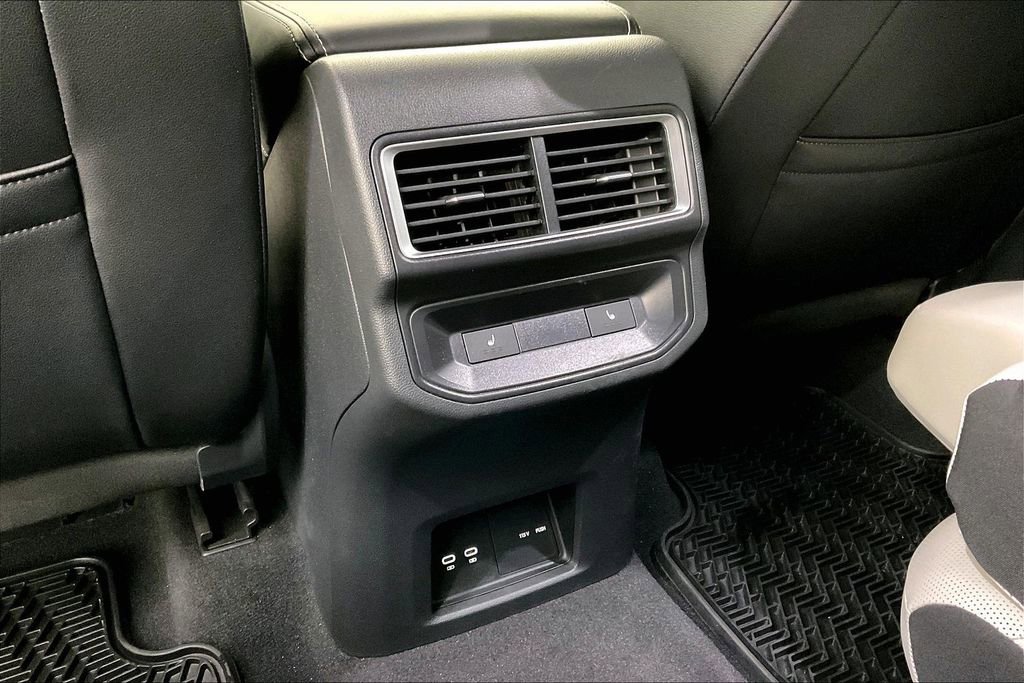 Used 2024 Volkswagen Atlas Cross Sport SEL Premium R-Line image 32