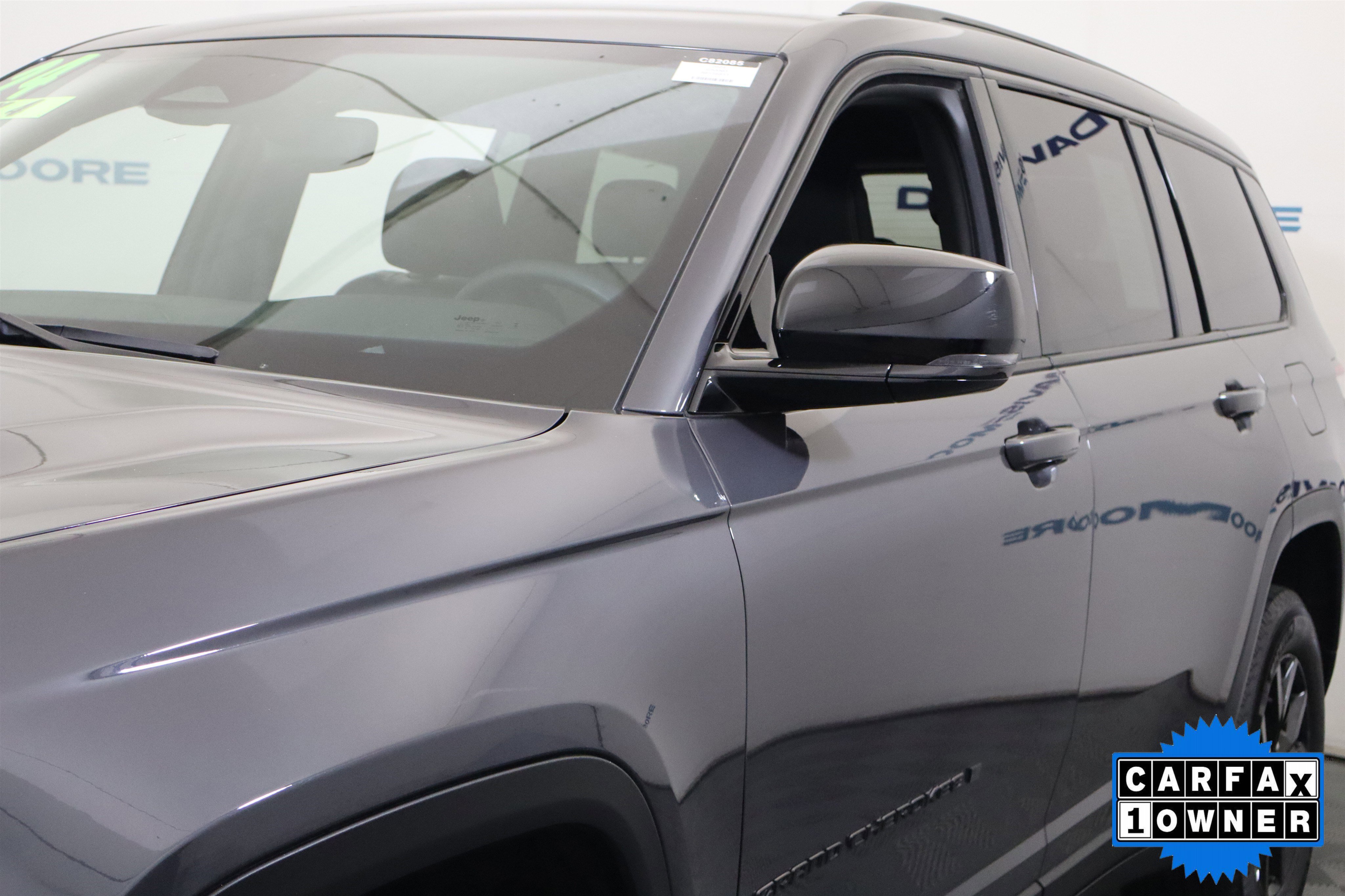 Used 2024 Jeep Grand Cherokee L Laredo image 12