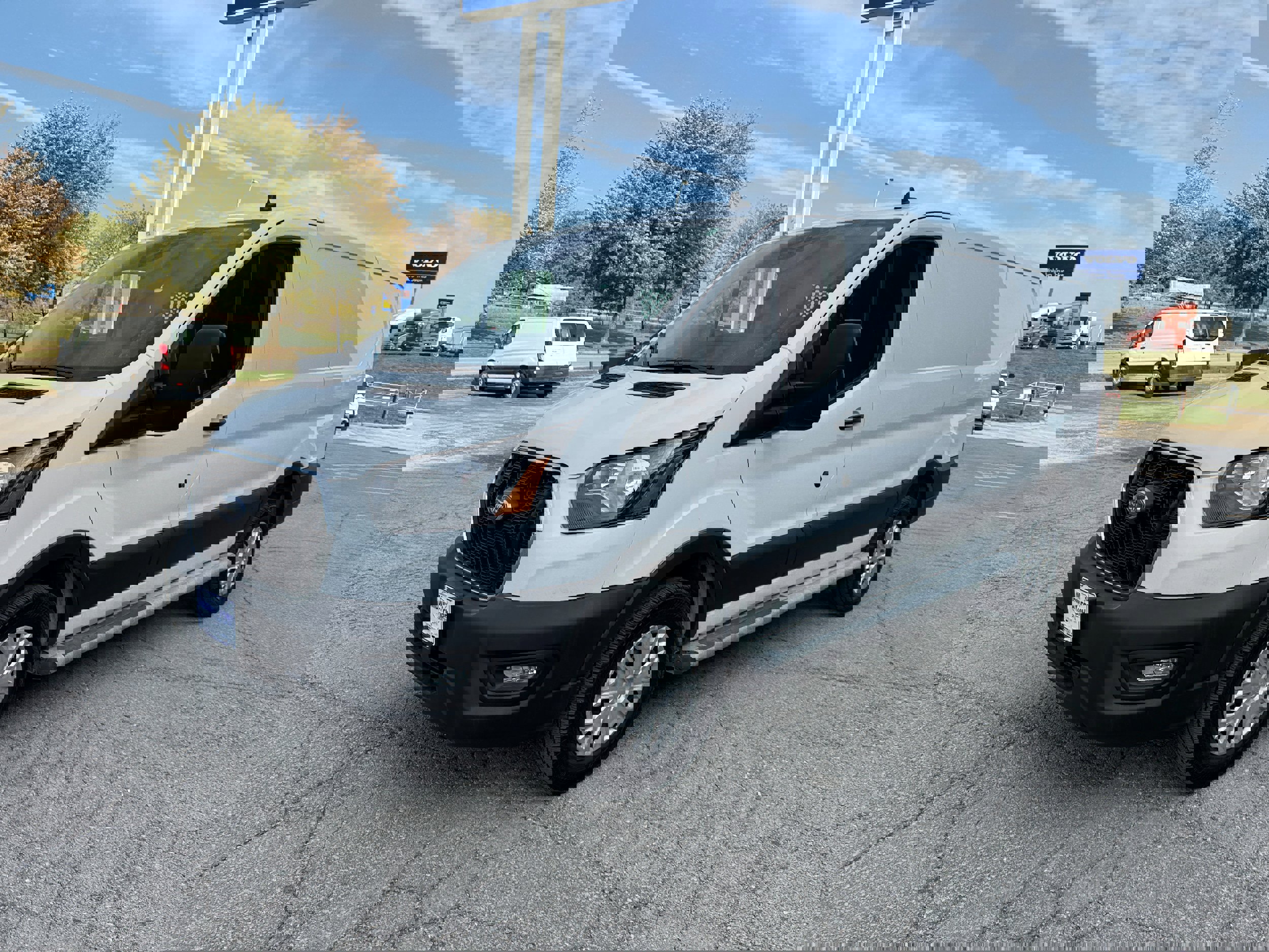 Used 2023 Ford Transit 250 XL w/ Exterior Upgrade Package RWD image 5