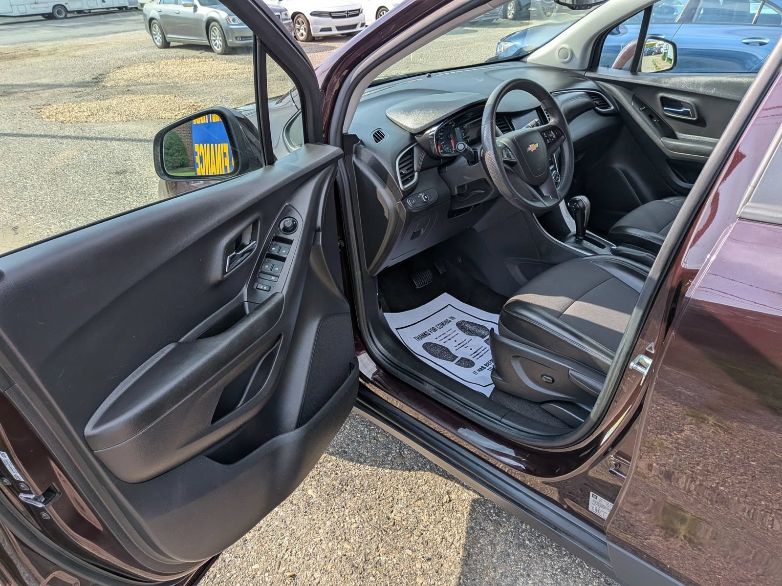 Used 2021 Chevrolet Trax LT AWD/4WD image 16
