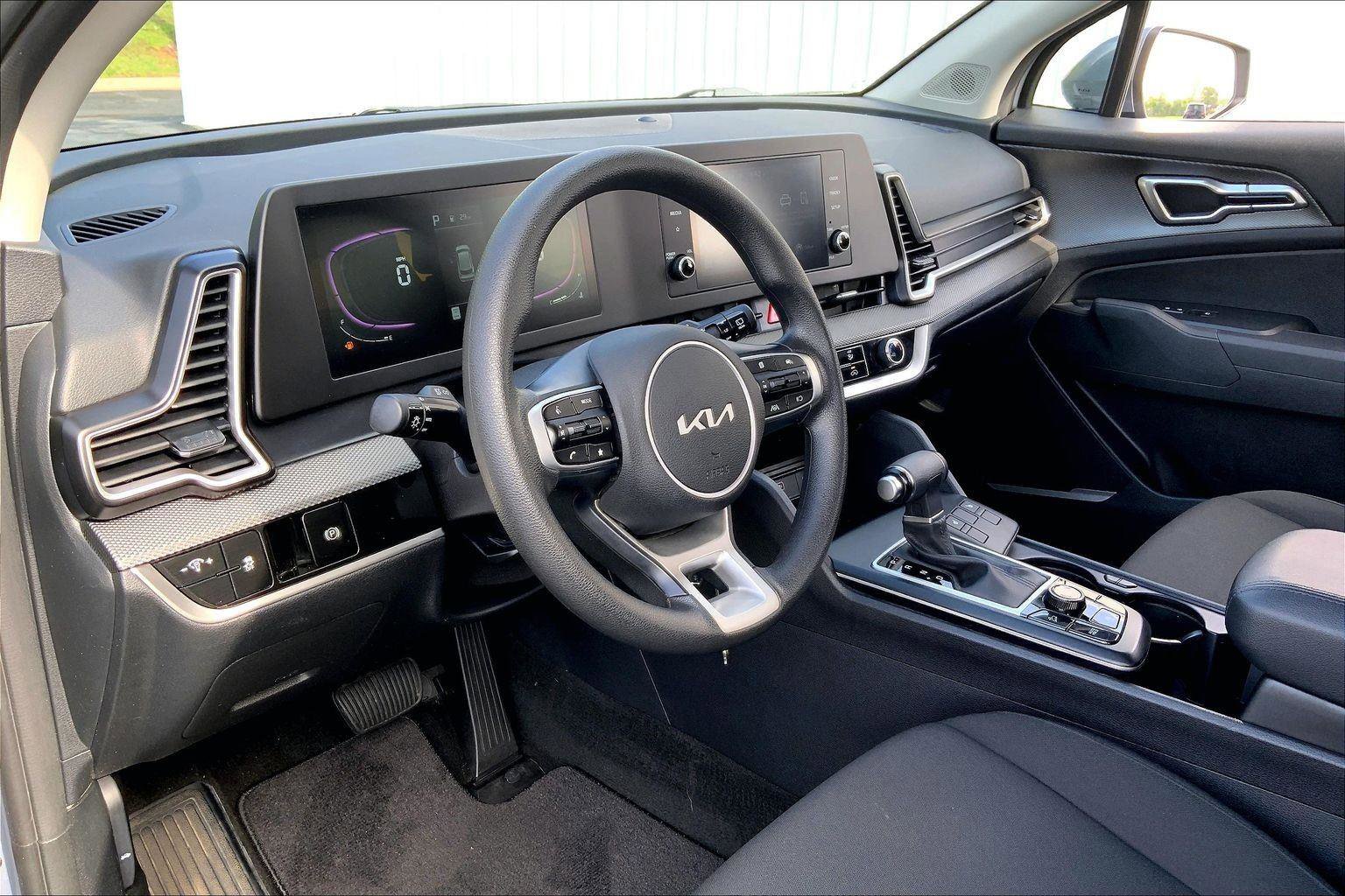 Used 2025 Kia Sportage LX AWD/4WD image 12