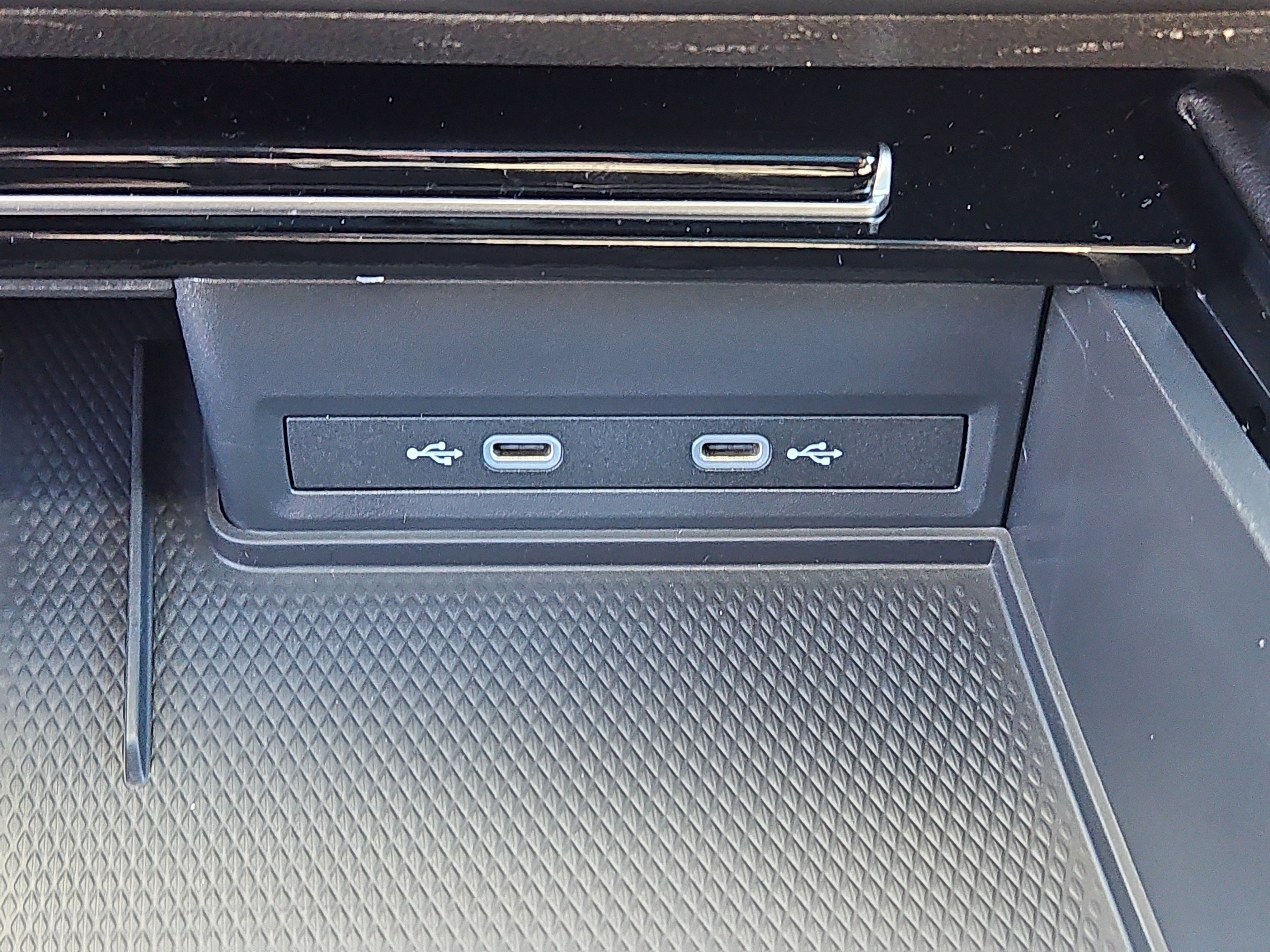 New 2026 Volkswagen Atlas Cross Sport SEL Premium R-Line image 13