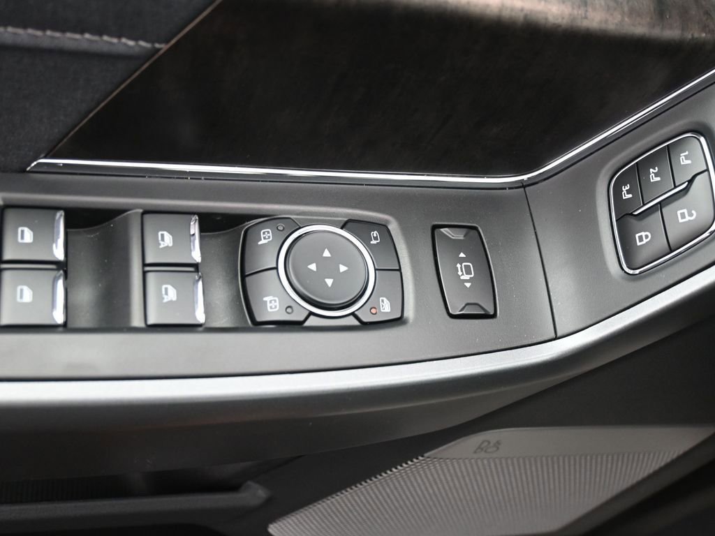 New 2026 Ford F450 Lariat w/ Lariat Premium Package image 22