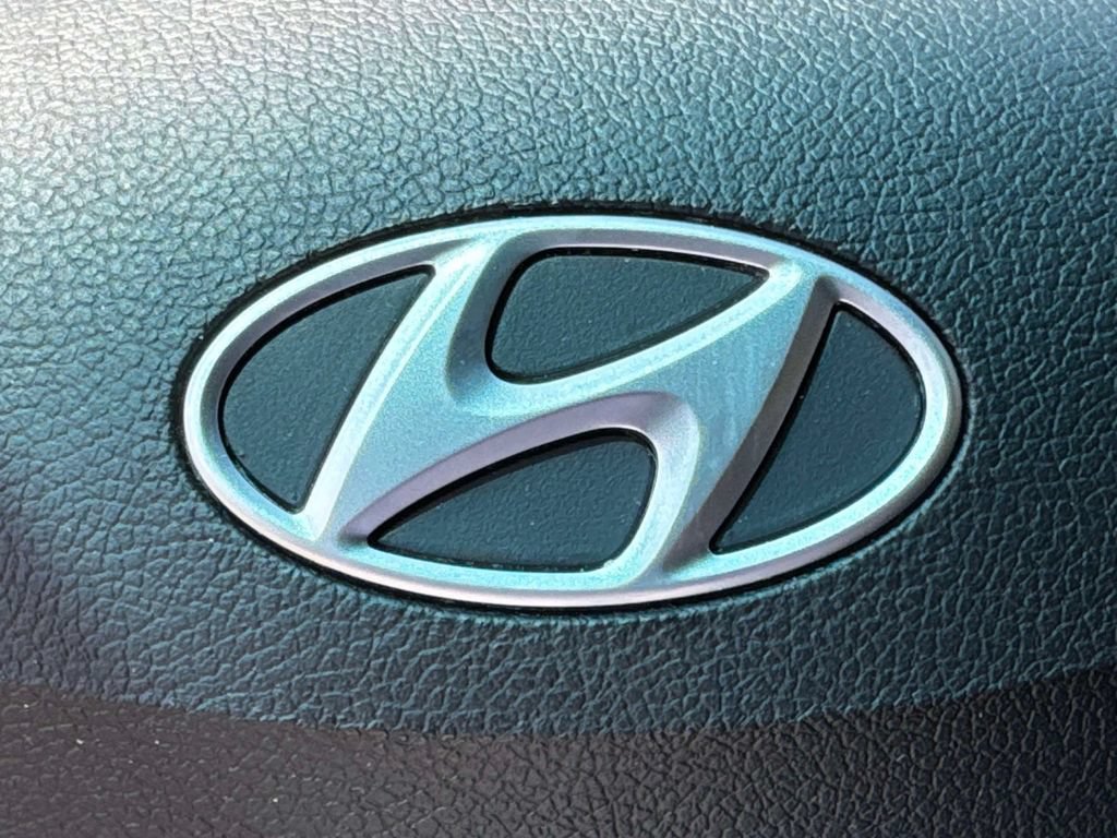Used 2016 Hyundai Veloster Turbo FWD image 28