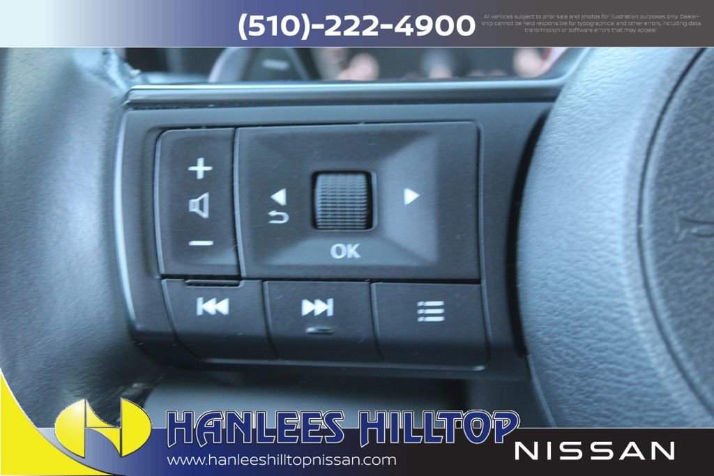 Used 2024 Nissan Pathfinder SV image 29