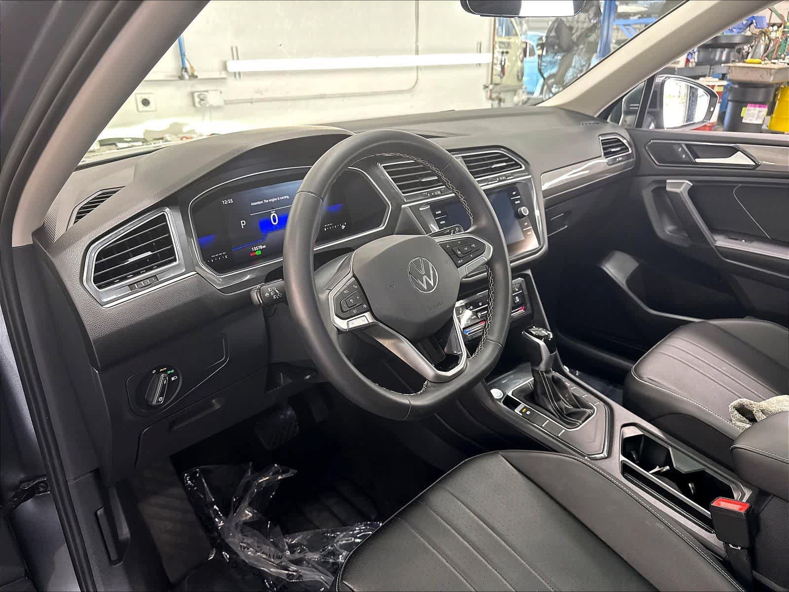 Used 2023 Volkswagen Tiguan SE FWD image 20