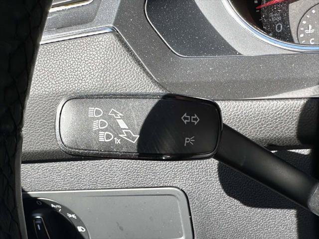 Used 2018 Volkswagen Tiguan SE AWD/4WD image 31