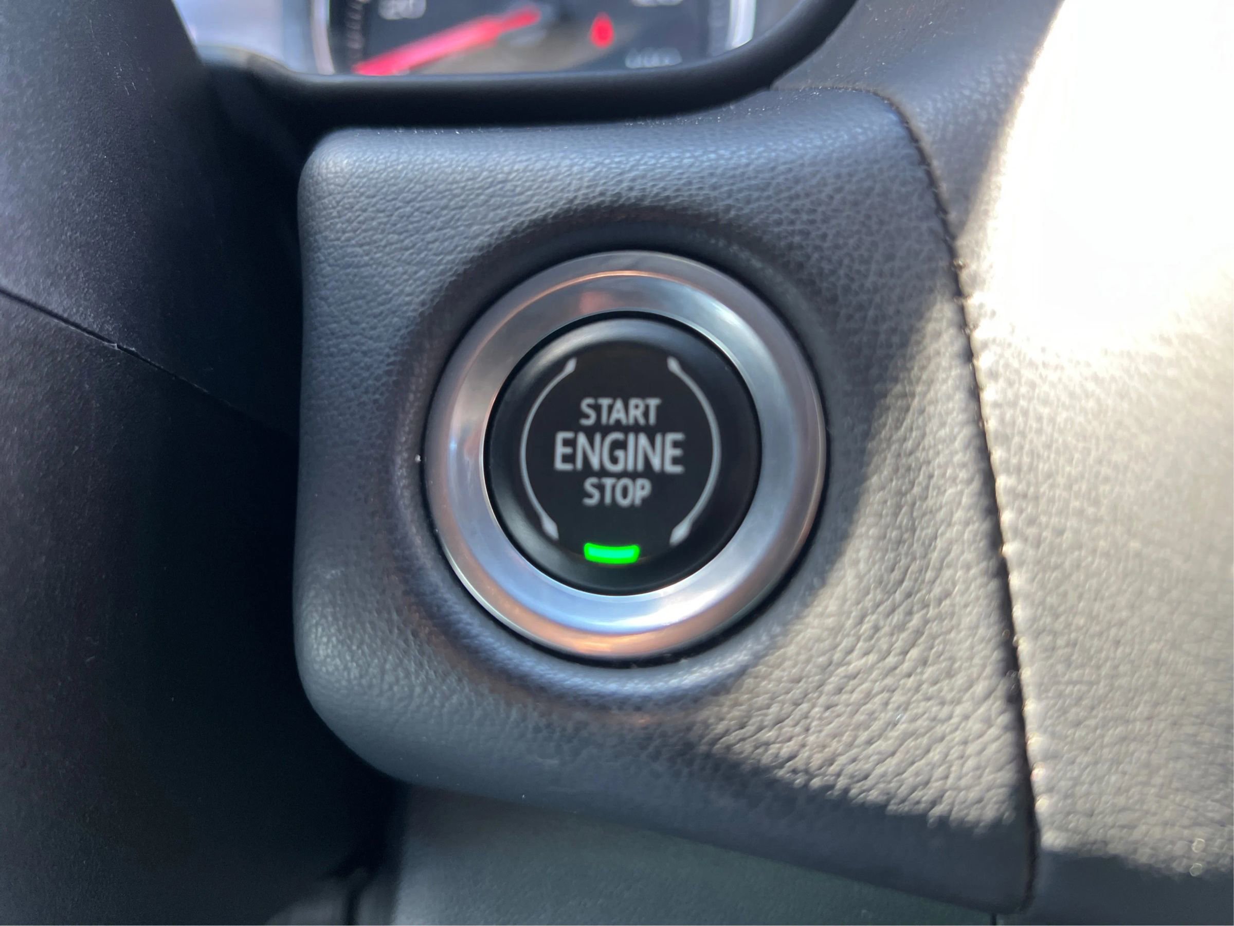 Used 2021 Chevrolet Suburban RST w/ Luxury Package image 29