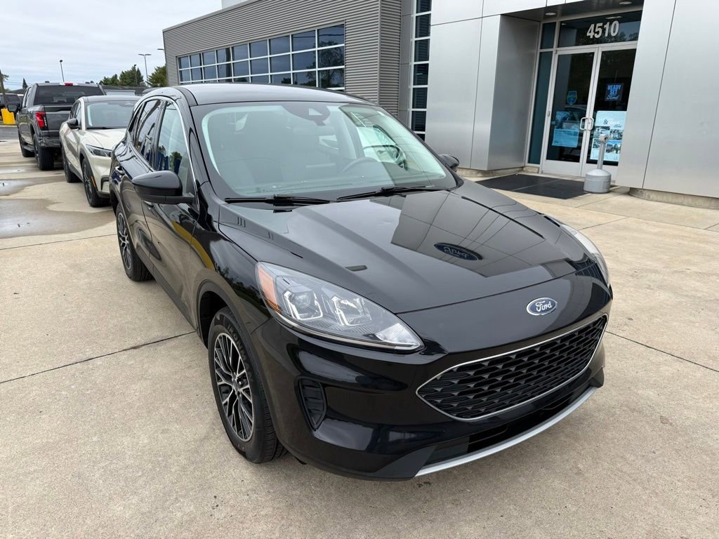 Certified 2021 Ford Escape SE w/ Cold Weather Package image 3
