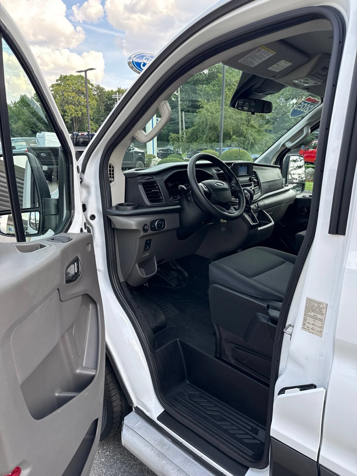 Used 2025 Ford Transit 250 Low Roof w/ Exterior Upgrade Package RWD image 9