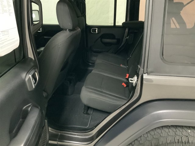 Used 2018 Jeep Wrangler Unlimited Sport S image 18