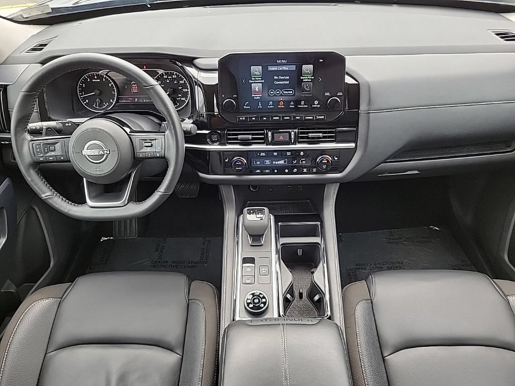 Used 2025 Nissan Pathfinder SL AWD/4WD image 34