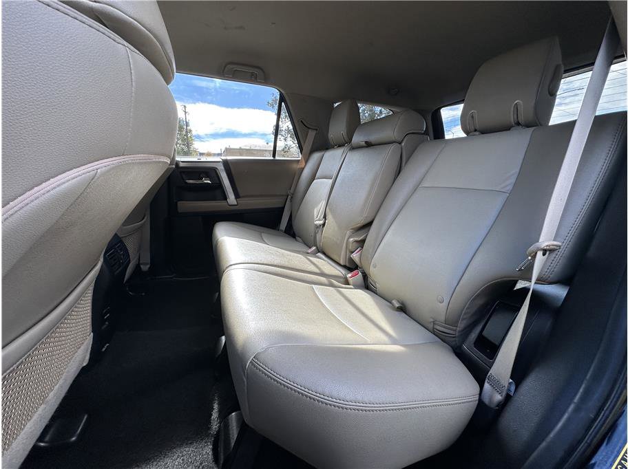 Used 2019 Toyota 4Runner SR5 Premium image 16