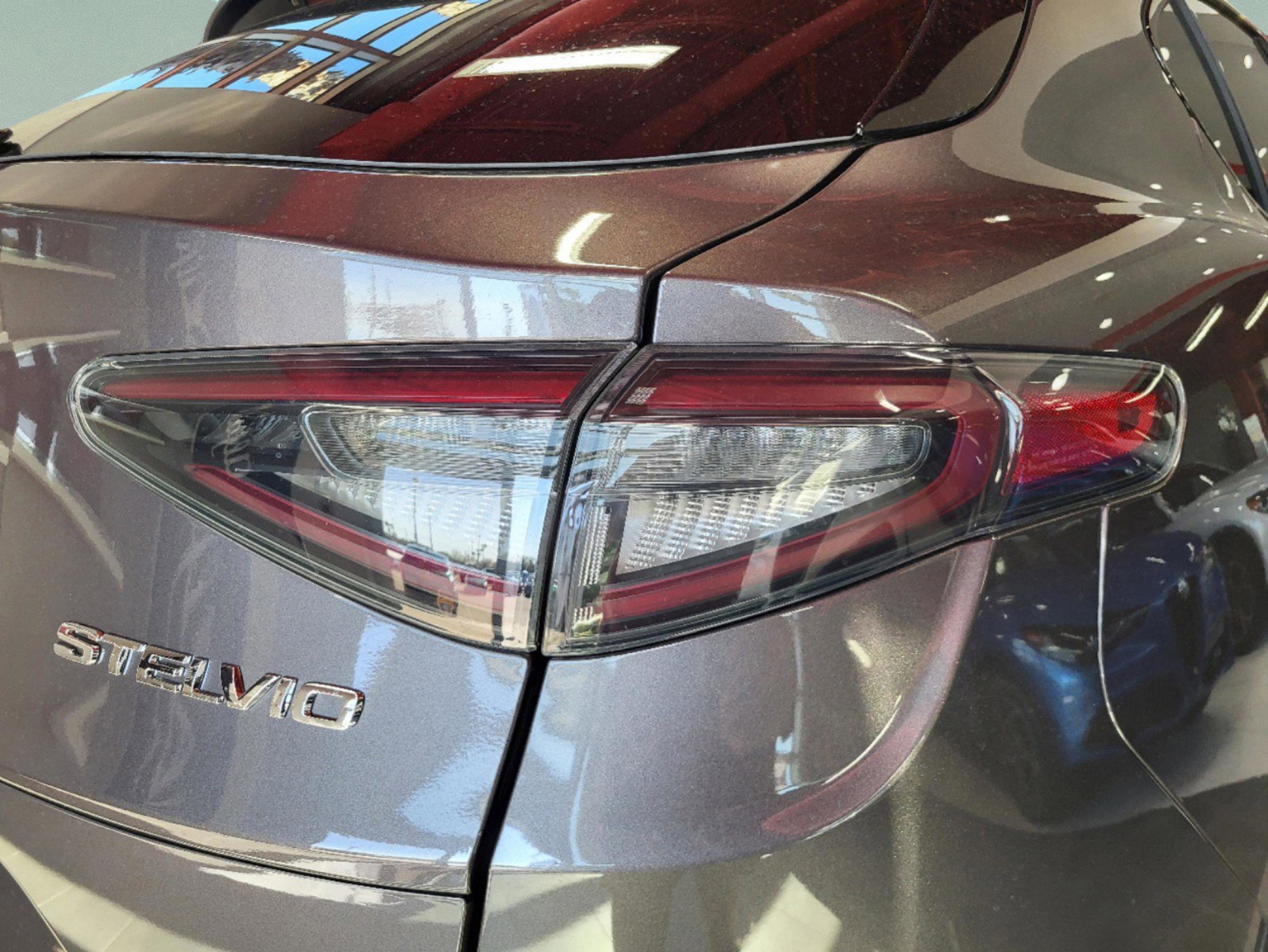 New 2025 Alfa Romeo Stelvio Sprint image 20