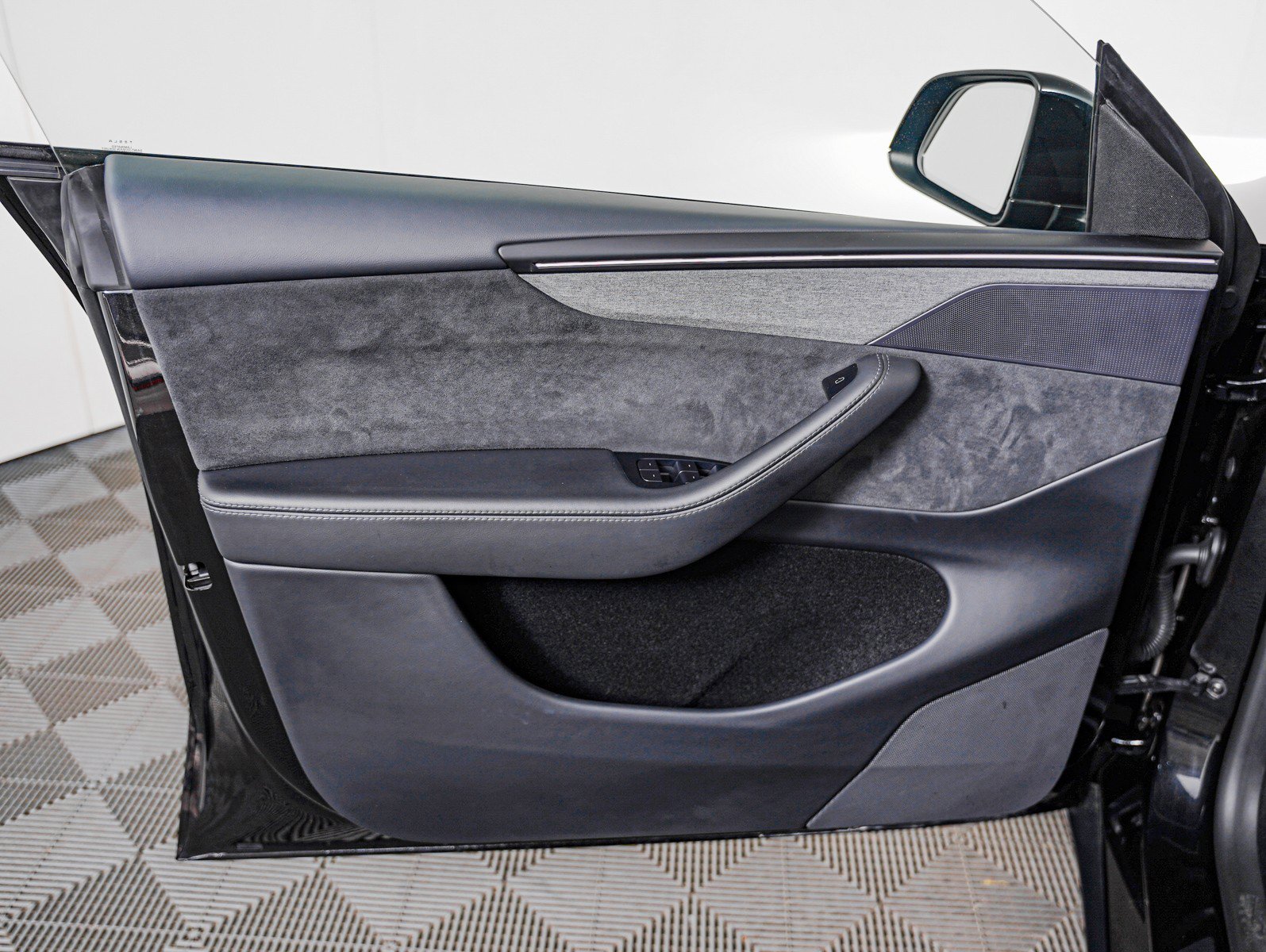 Used 2026 Tesla Model Y 2WD image 18
