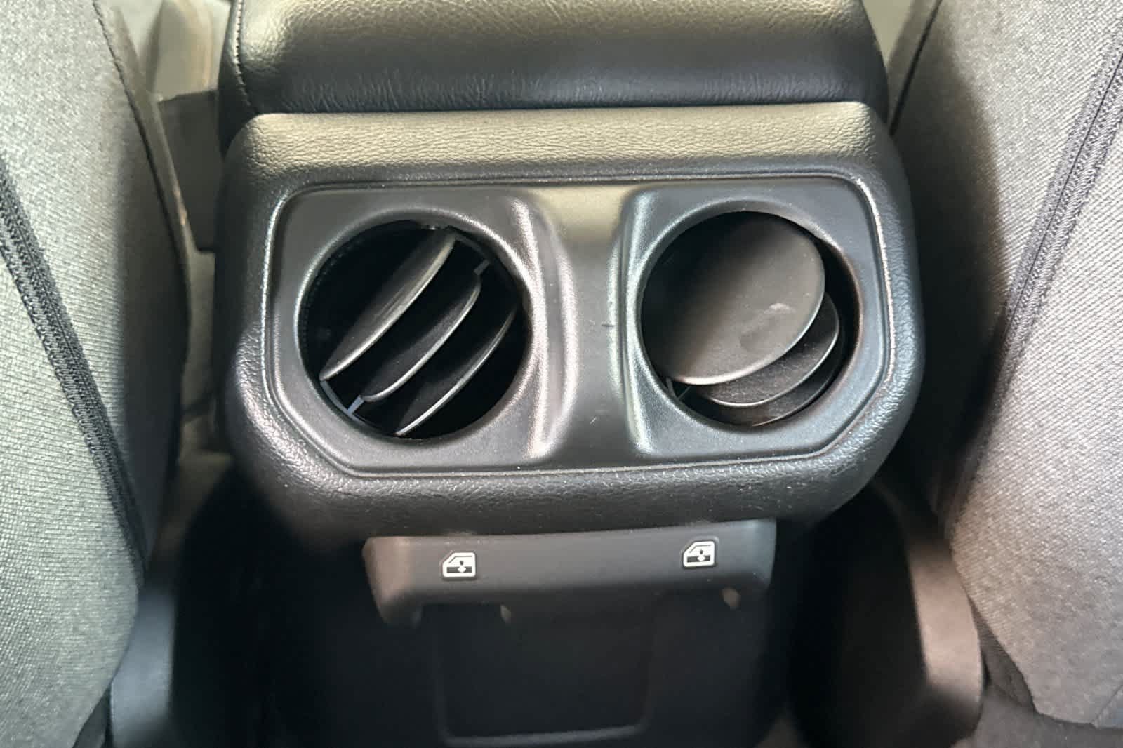 Used 2024 Jeep Gladiator Sport AWD/4WD image 13