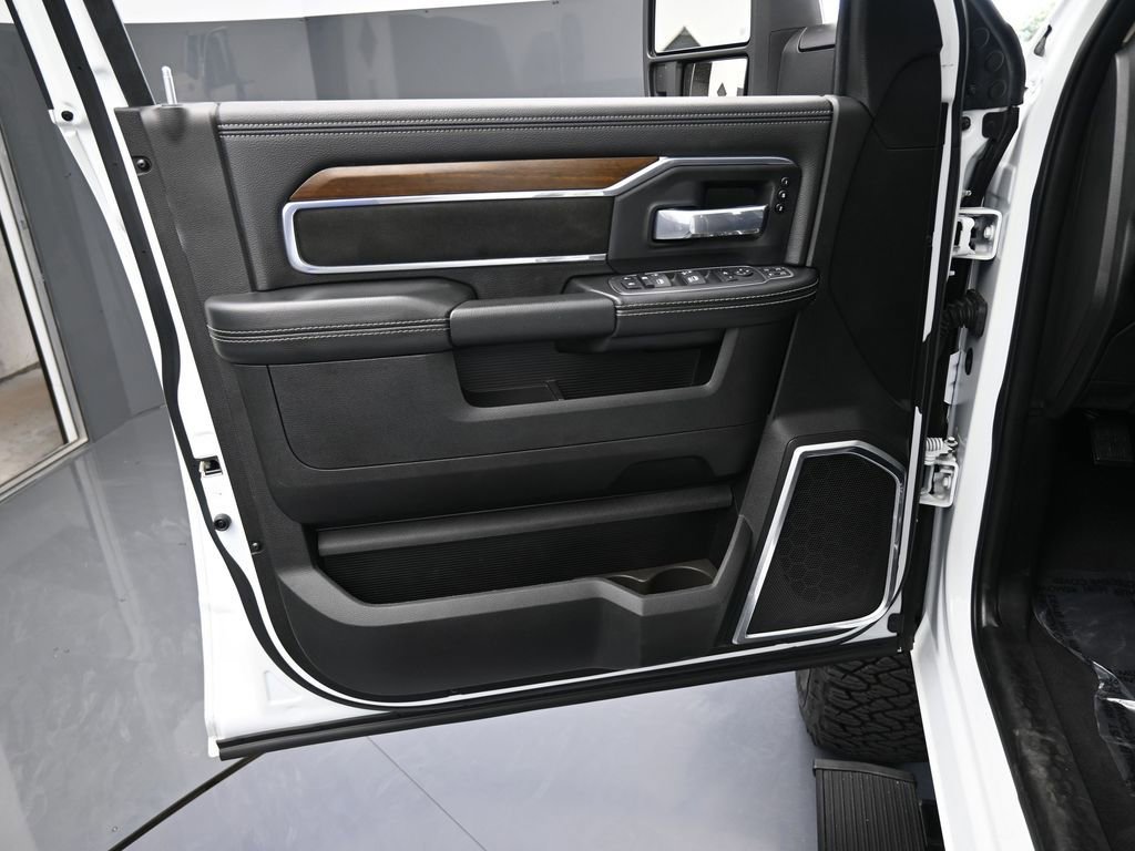 Used 2024 RAM 2500 Laramie image 12