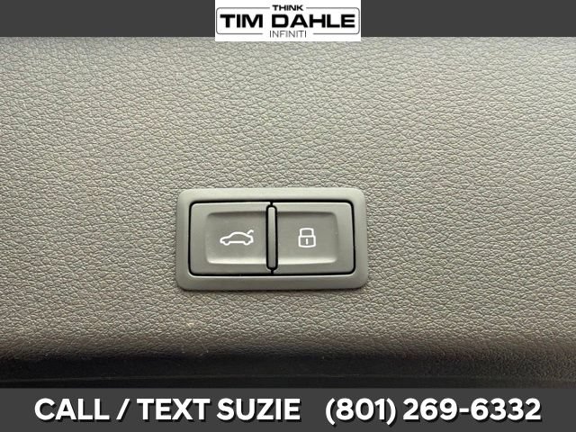 Used 2022 Audi e-tron Premium Plus w/ Premium Plus Package AWD/4WD image 15