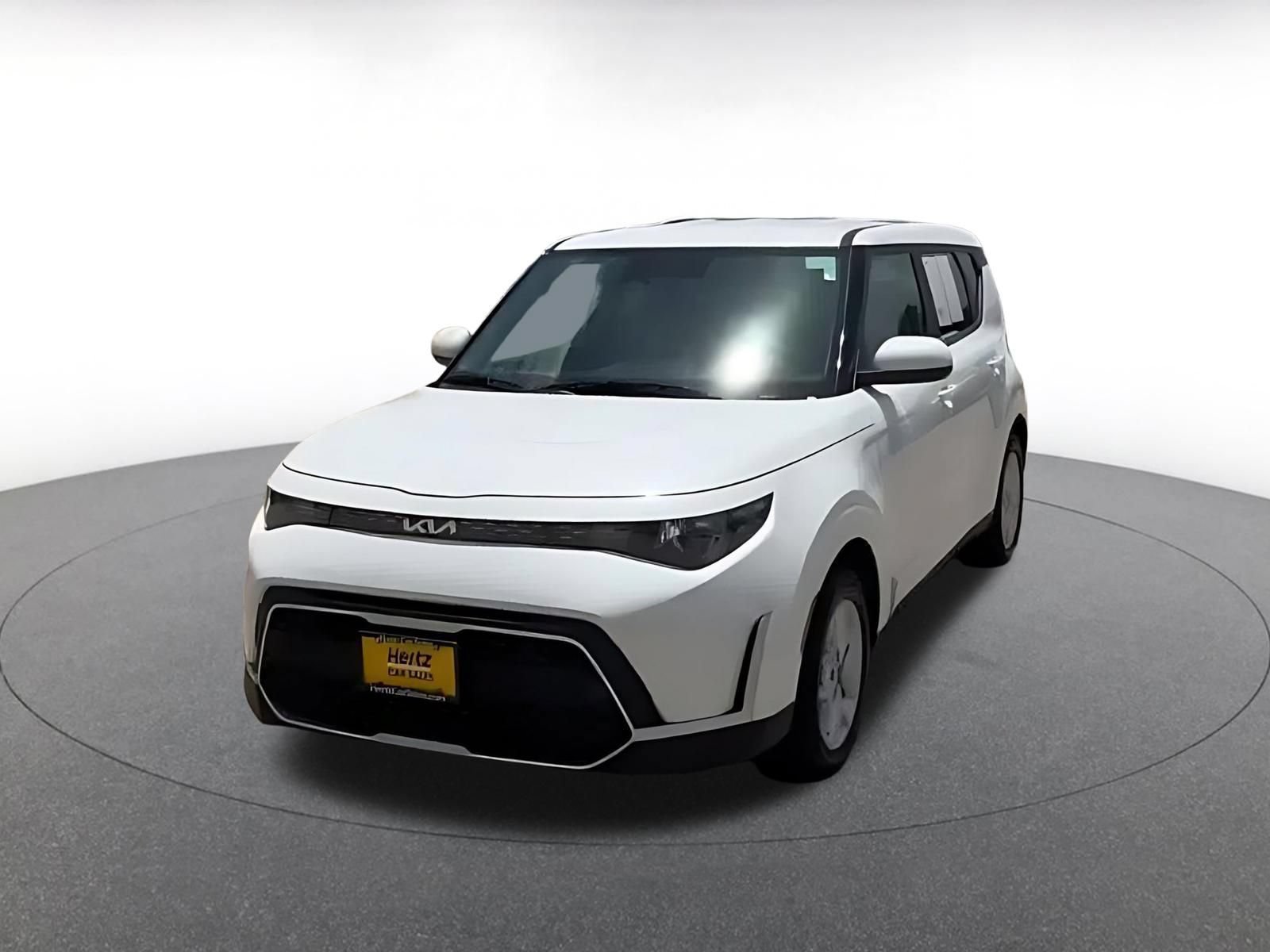 Used 2025 Kia Soul LX w/ LX Technology Package FWD image 7
