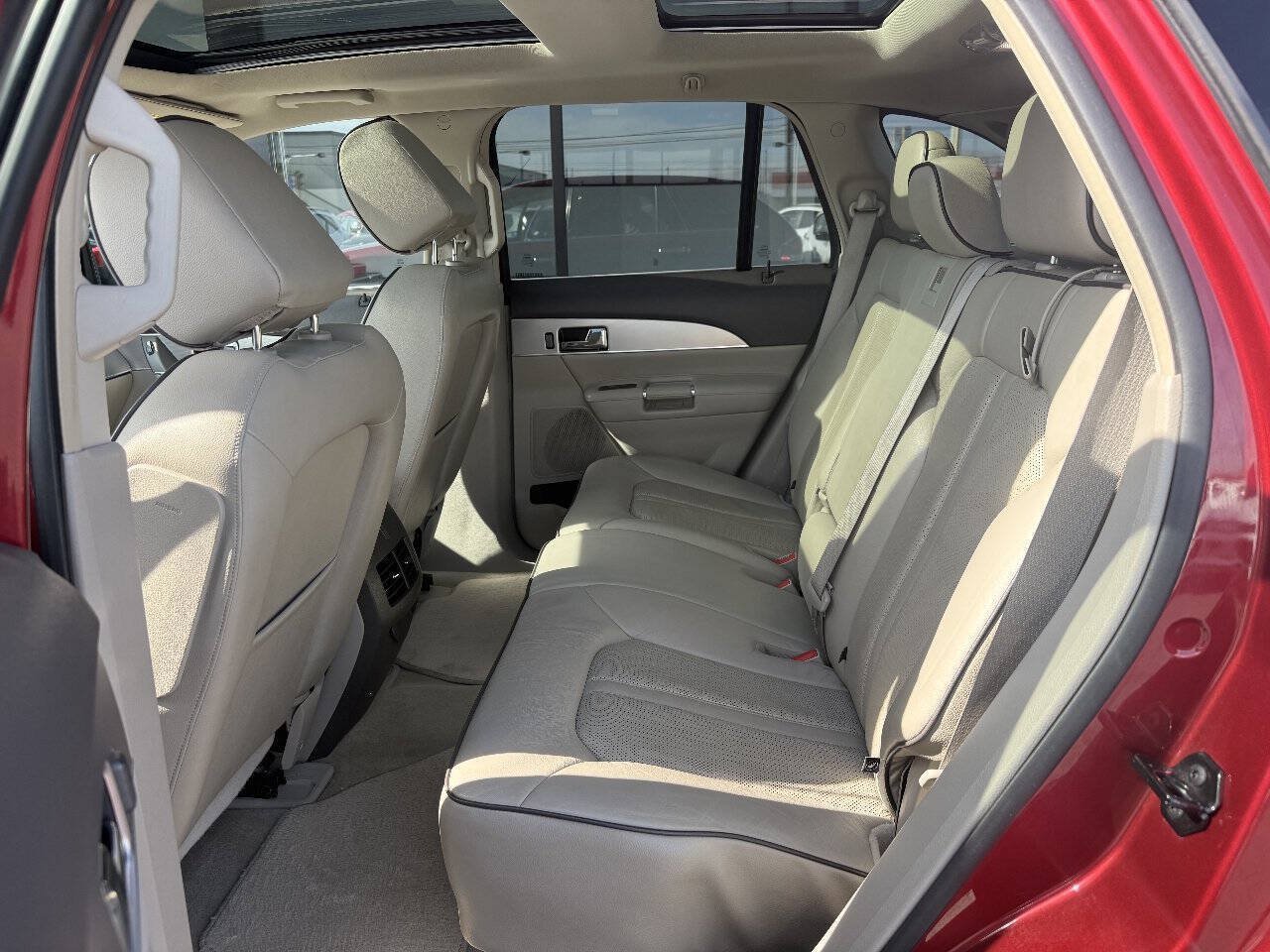 Used 2013 Lincoln MKX AWD image 11