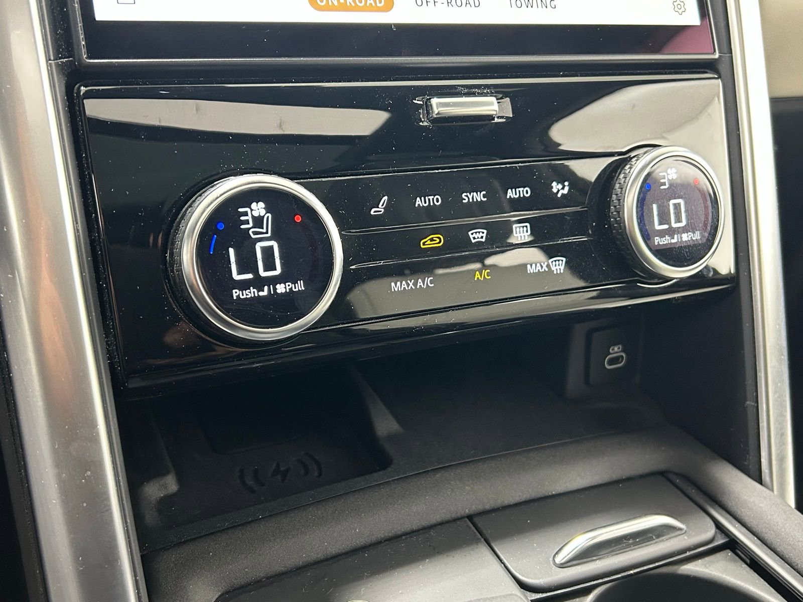 Used 2023 Land Rover Discovery HSE R-Dynamic image 19