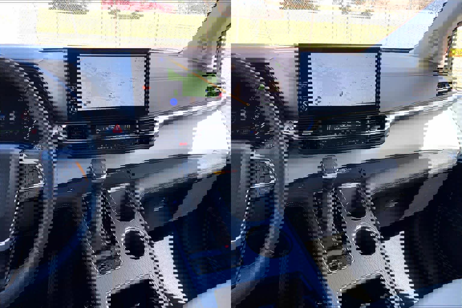 Used 2025 Toyota Sienna XLE w/ XLE Plus Package image 7