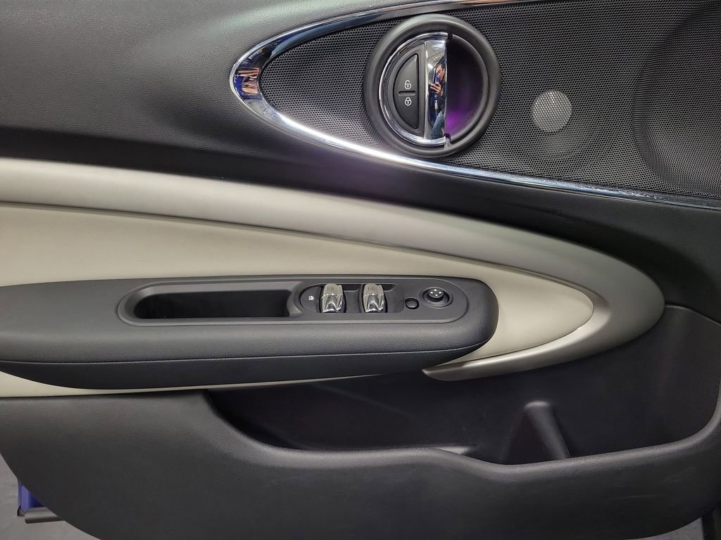 Used 2020 MINI Cooper Clubman S w/ Signature Upholstery Package image 23
