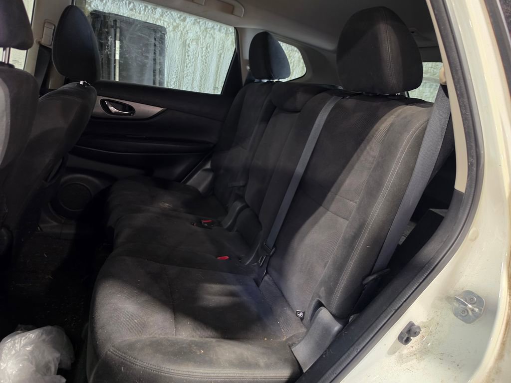 Used 2015 Nissan Rogue SV AWD/4WD image 7