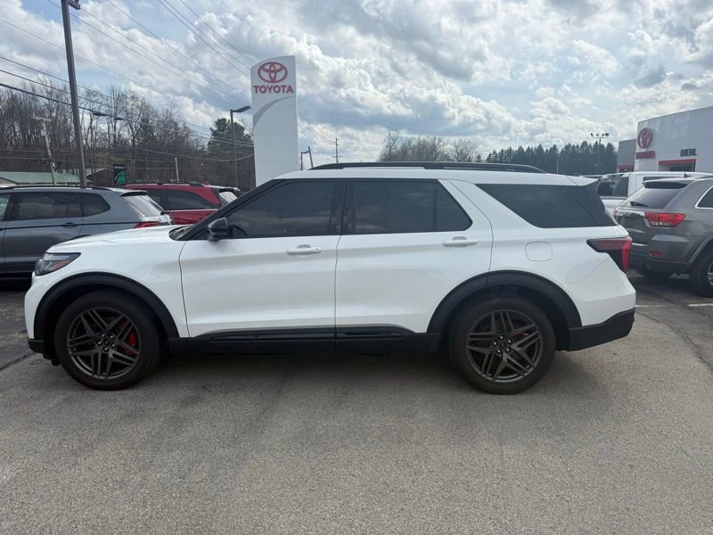 Used 2025 Ford Explorer ST w/ Sun And Sound Package image 9