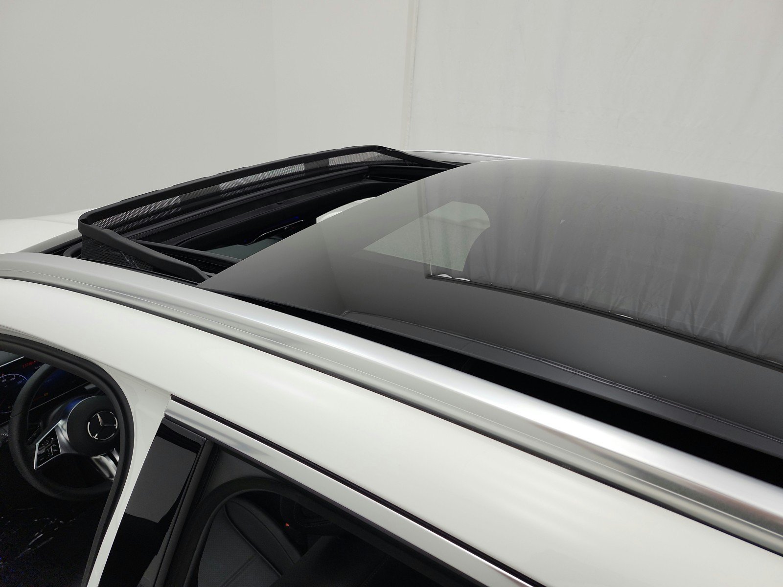 Used 2025 Mercedes-Benz GLC 350e 4MATIC image 11