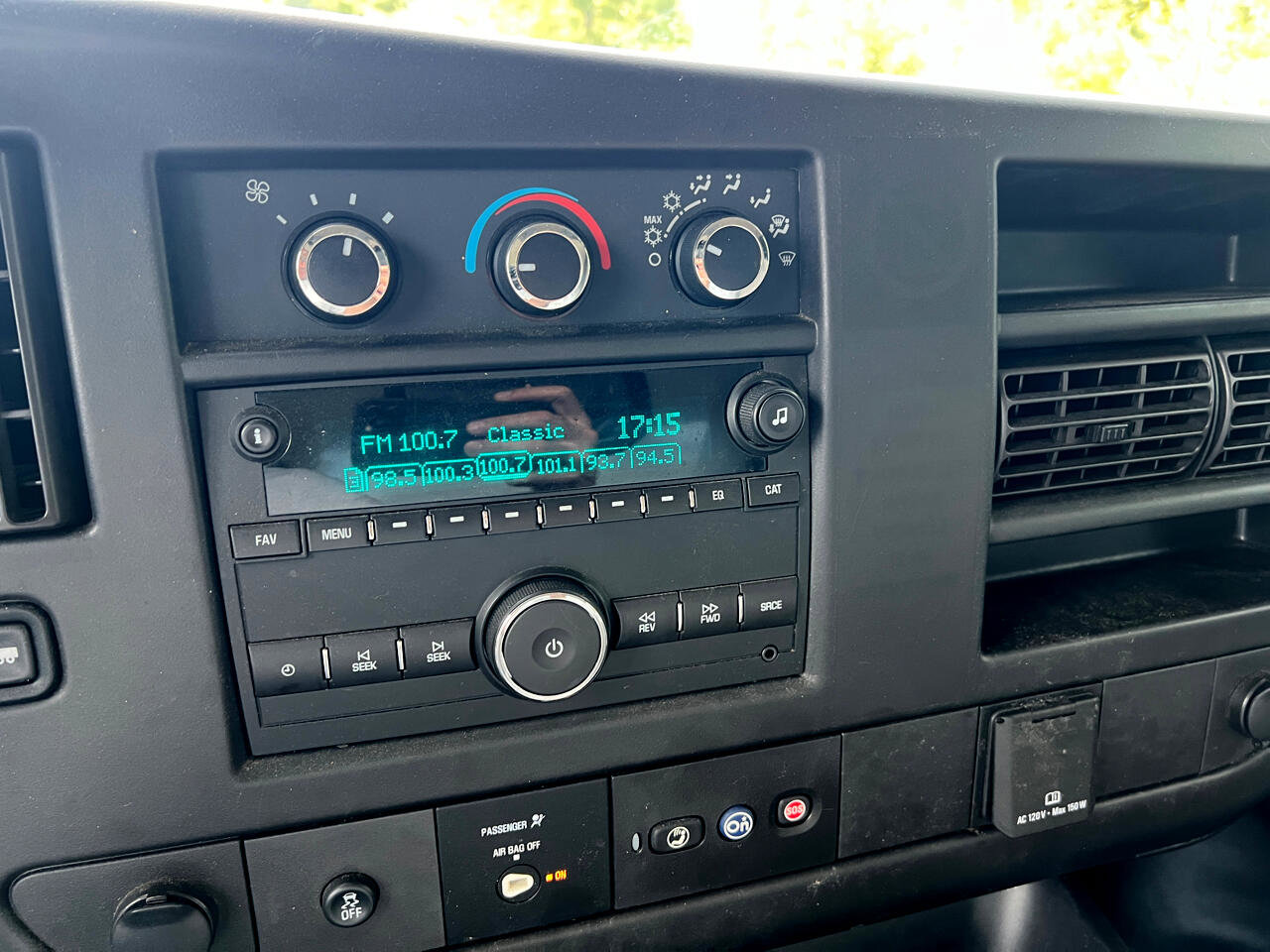 Used 2018 Chevrolet Express 2500 image 20