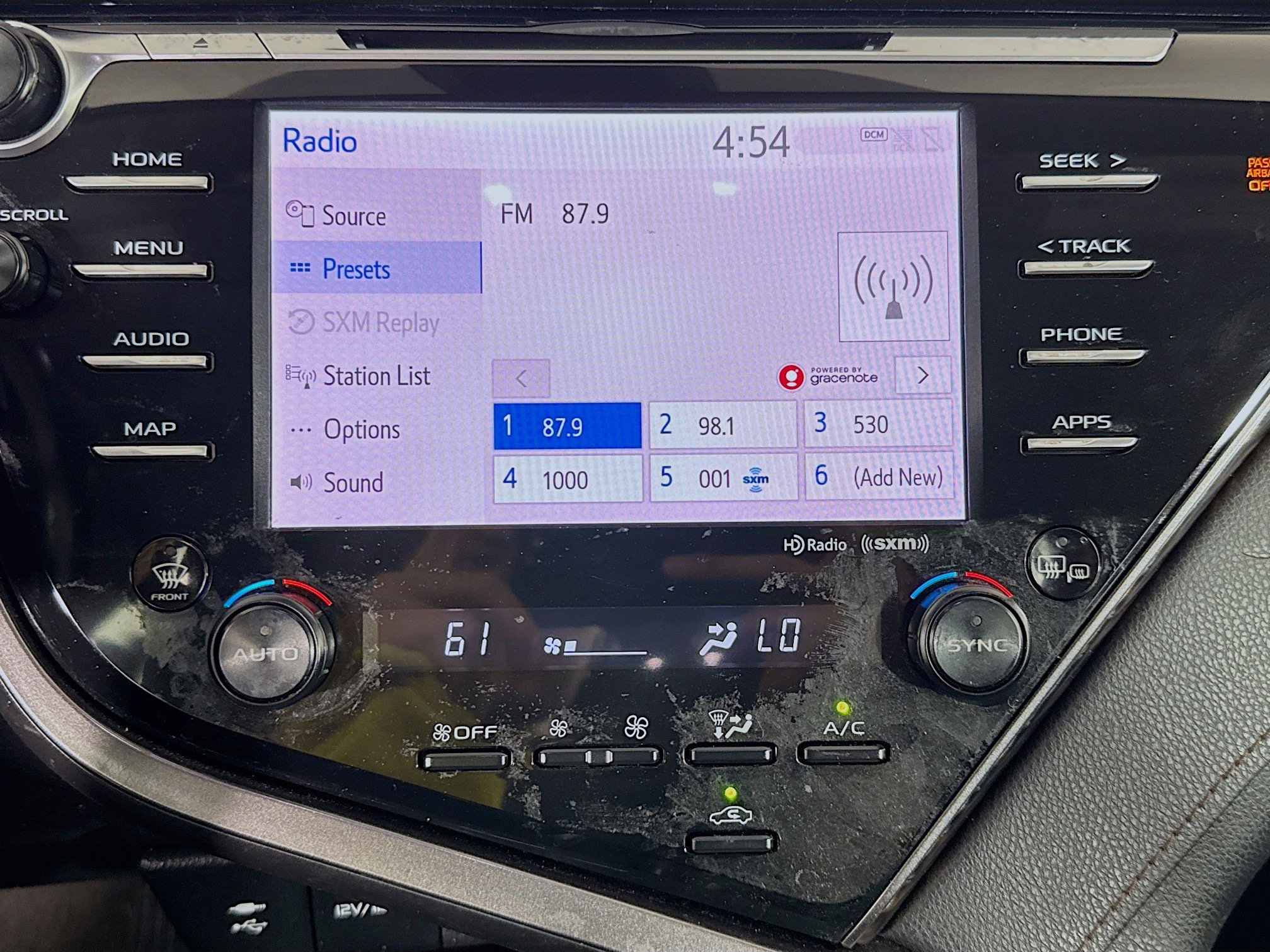 Used 2019 Toyota Camry XLE image 16