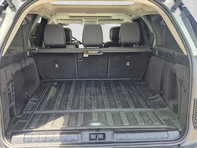 Used 2024 Land Rover Discovery S AWD/4WD image 5