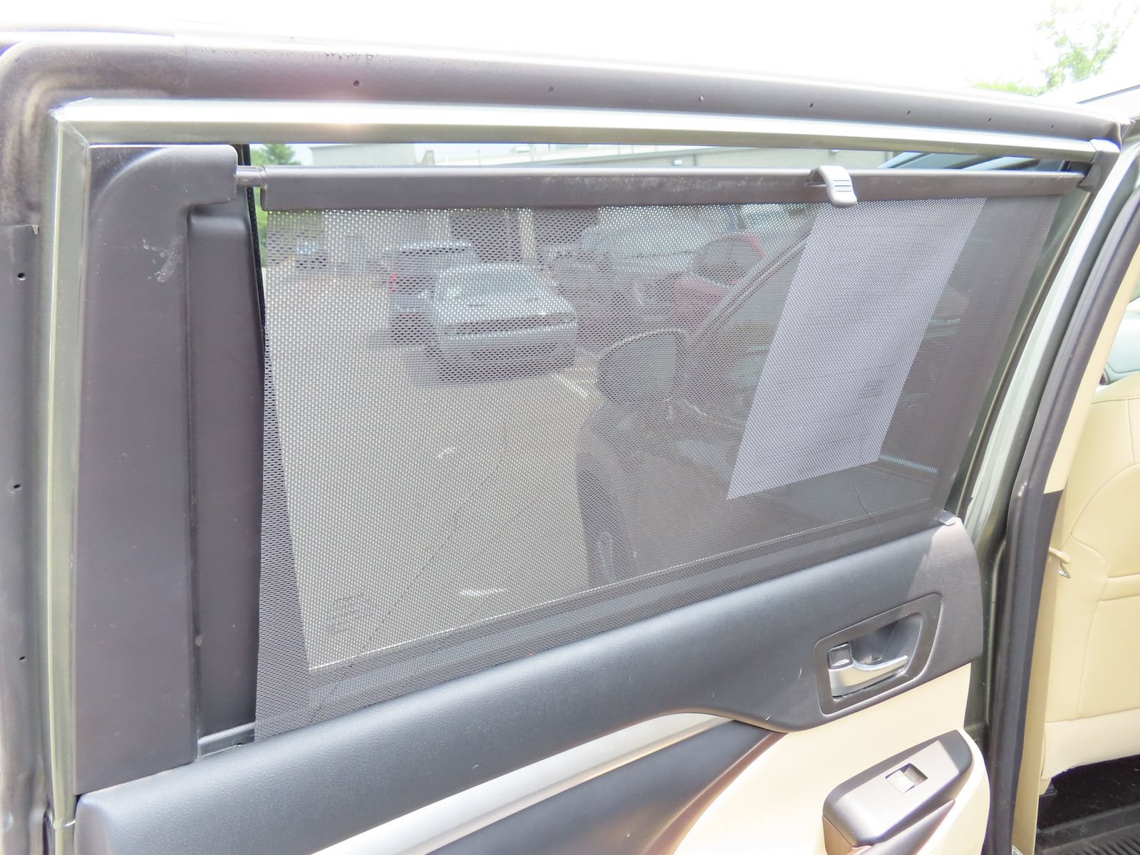Used 2018 Toyota Highlander XLE w/ Carpet Mat Package (TMS) AWD/4WD image 35
