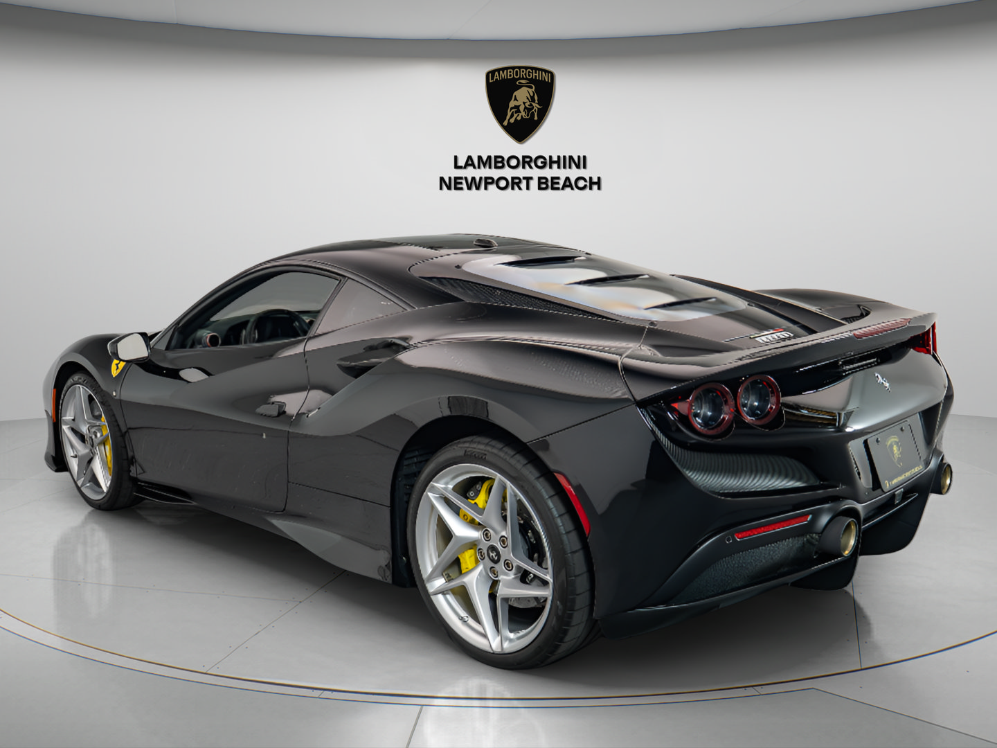 Used 2020 Ferrari F8 Tributo RWD image 4