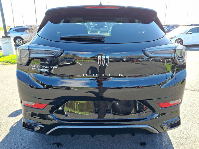 Used 2025 Buick Encore GX Avenir w/ Avenir Convenience Package AWD/4WD image 6