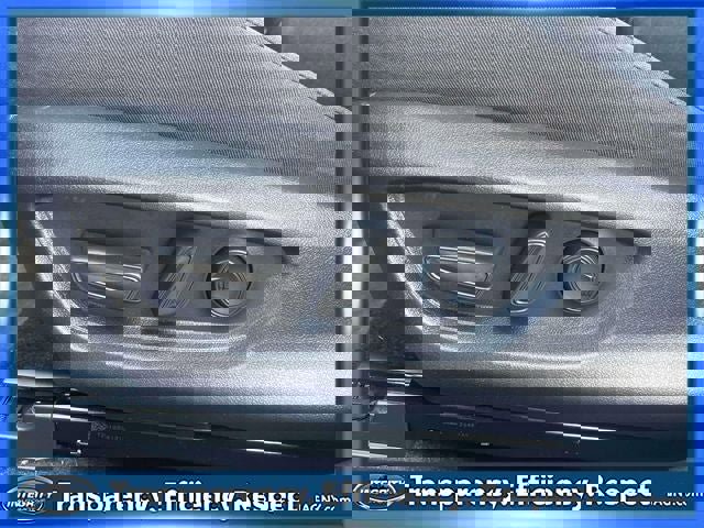 Used 2025 Toyota Camry LE w/ Convenience Package image 17