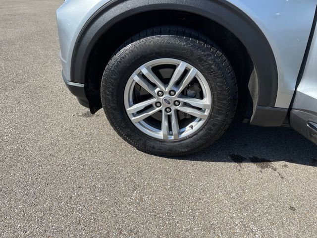 Used 2020 Ford Explorer XLT w/ Equipment Group 202A AWD/4WD image 22