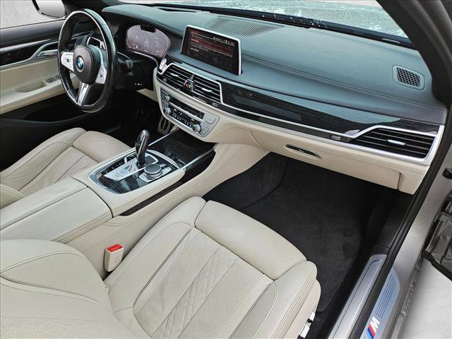 Used 2022 BMW 750i xDrive w/ M Sport Package image 21