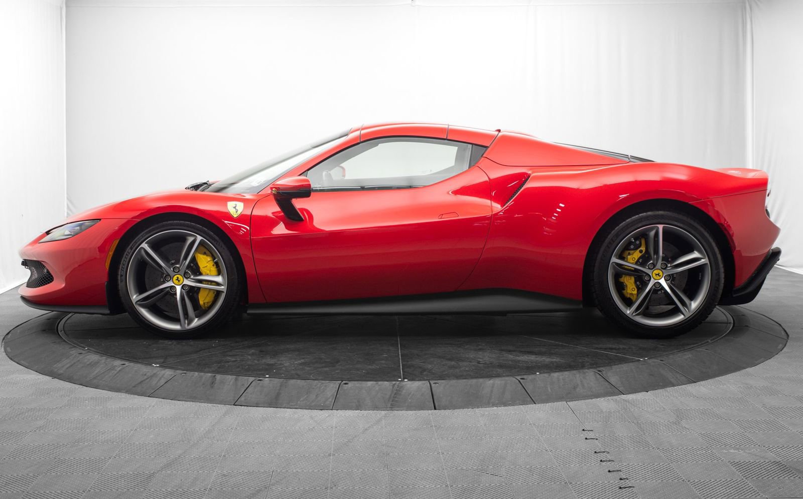 Used 2025 Ferrari 296 GTS RWD image 14