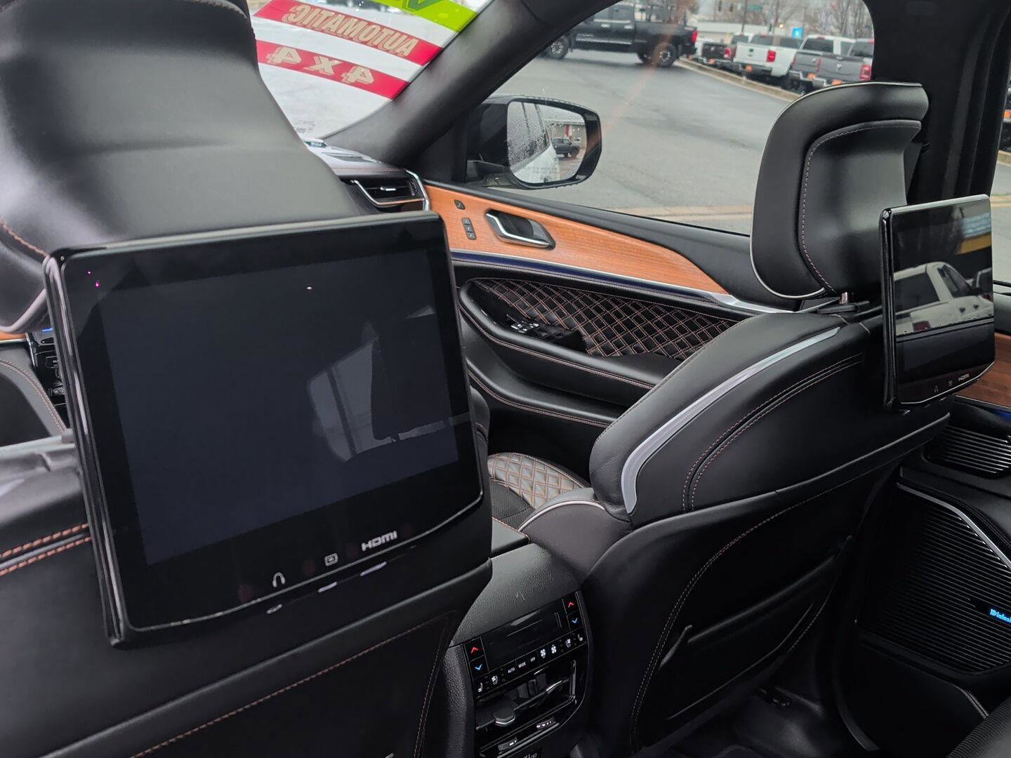 Used 2023 Jeep Grand Cherokee L Summit image 14