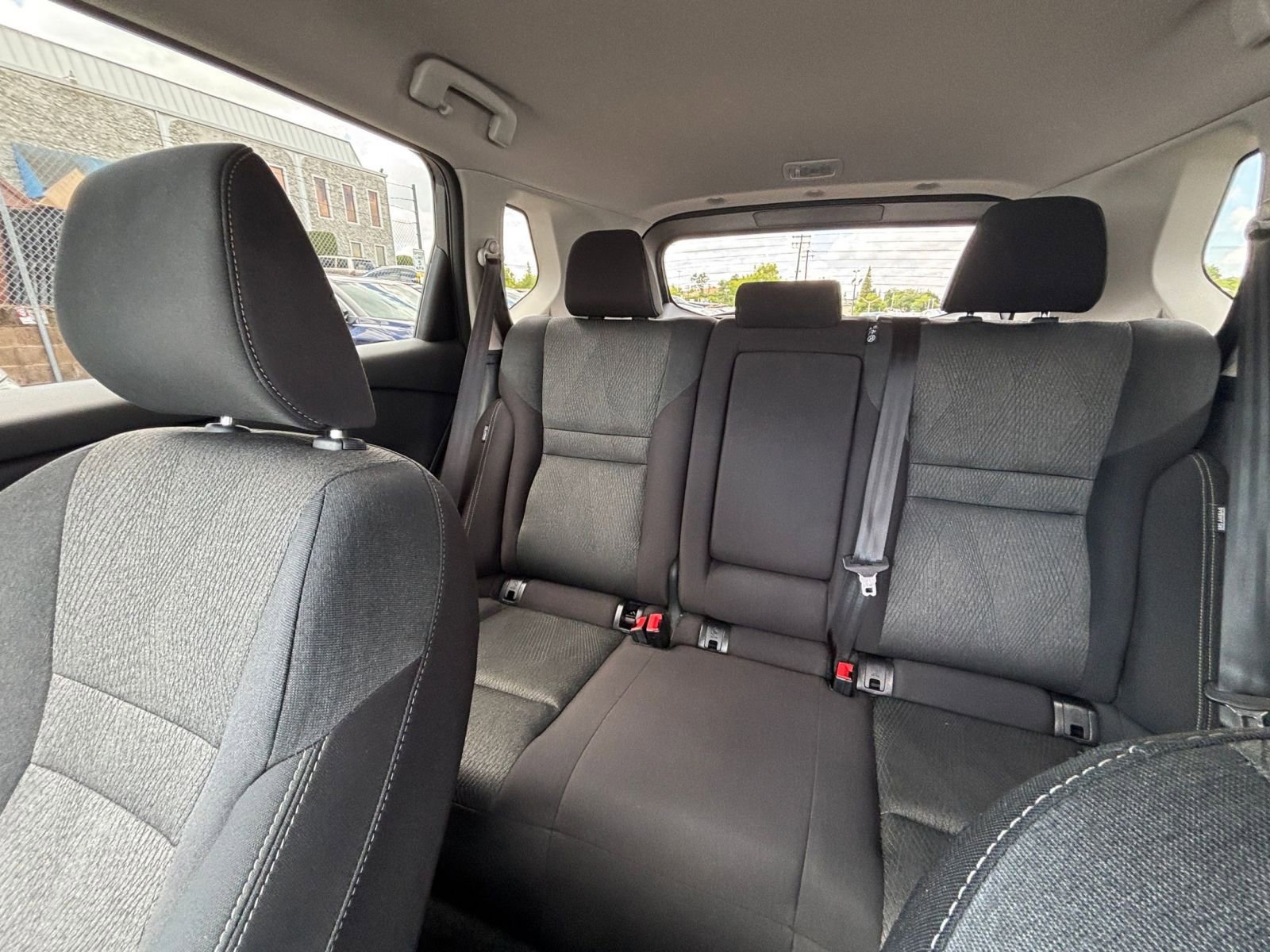 Used 2025 Nissan Rogue SV FWD image 41