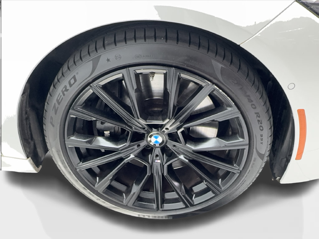 Used 2022 BMW 740i w/ Luxury Rear Seating Package RWD image 16
