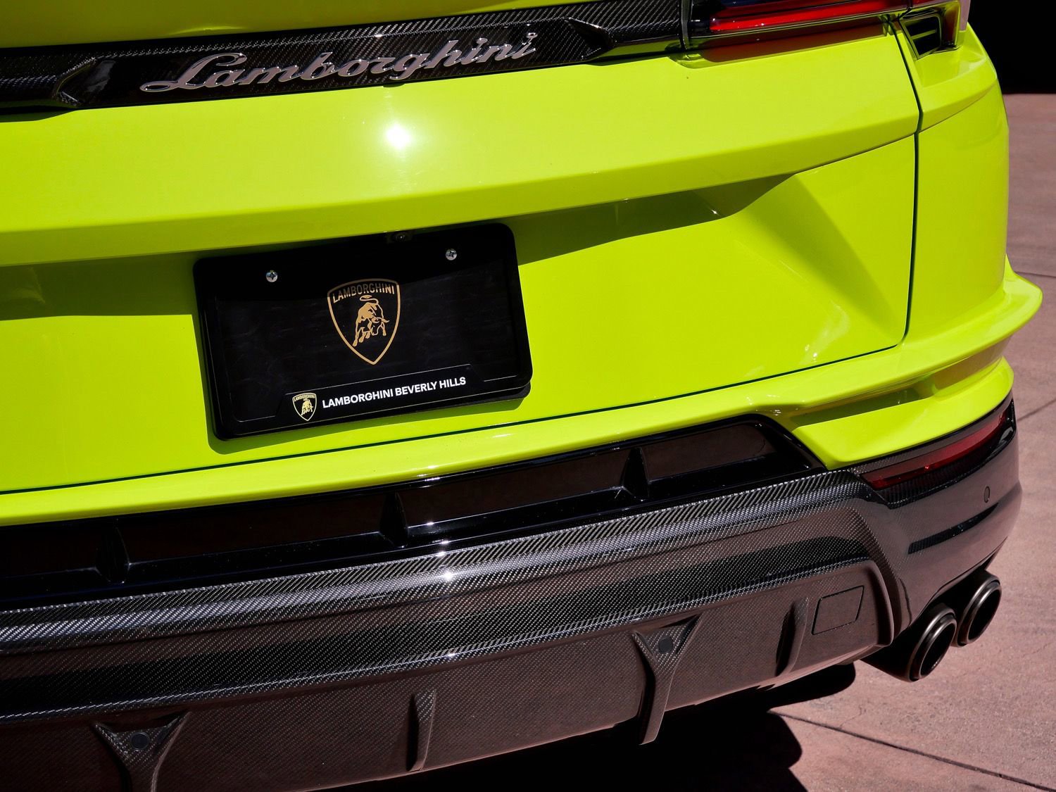 Used 2024 Lamborghini Urus Performante AWD/4WD image 24
