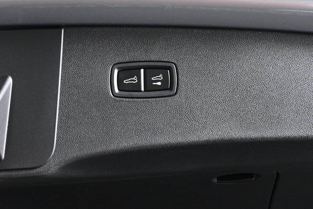 Used 2026 Porsche Cayenne Coupe AWD/4WD image 32
