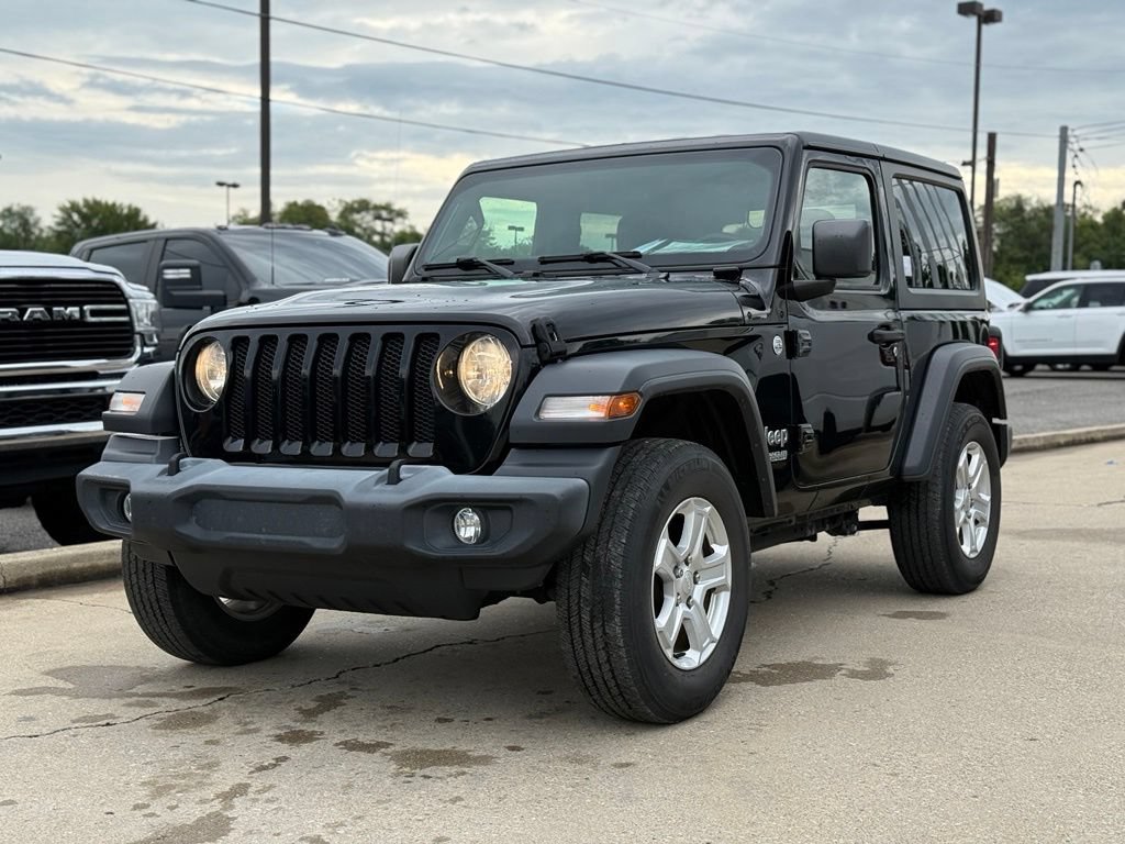 Used 2019 Jeep Wrangler Sport AWD/4WD image 2