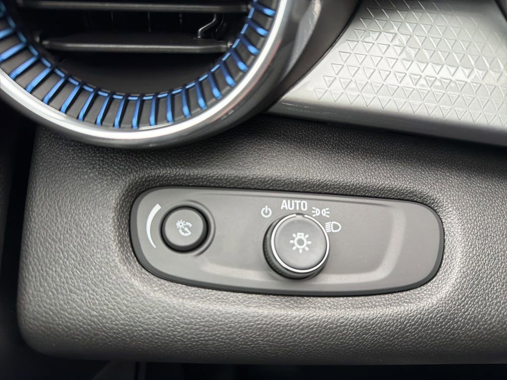 New 2026 Chevrolet Trax LT w/ Driver Confidence Package image 19