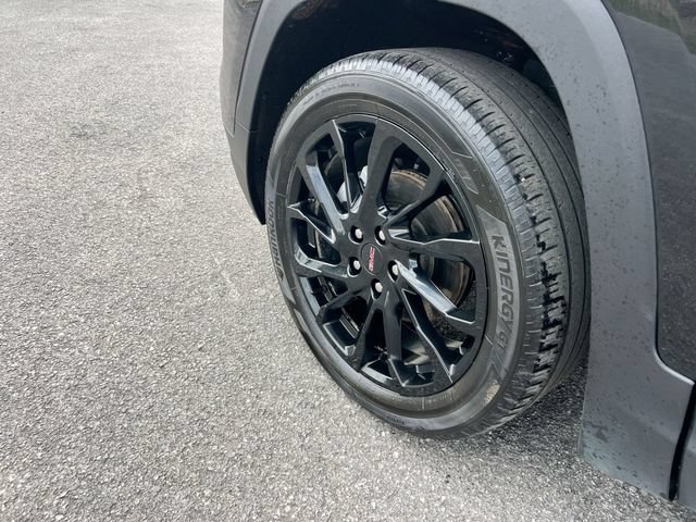 Used 2024 GMC Terrain SLT w/ Elevation Edition AWD/4WD image 32
